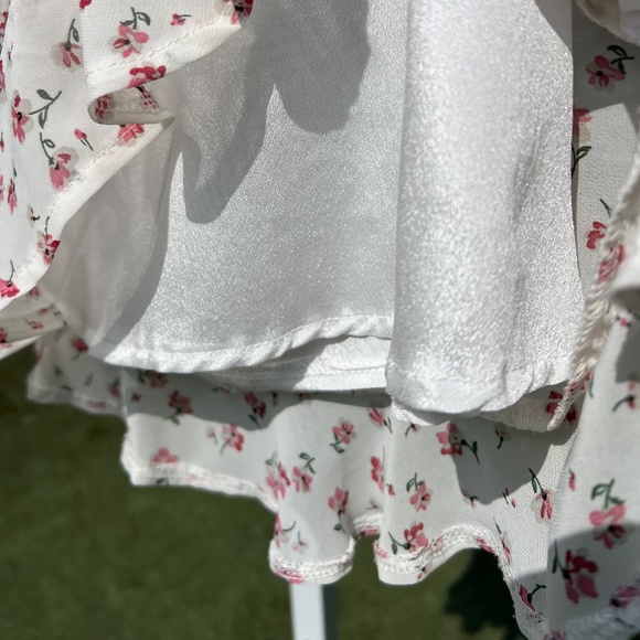 Cream Skirt with Coral and Mauve Flowers - Picture 3 of 9